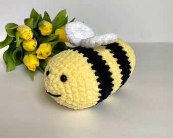 Bee Plush Toy, Chenille Yarn Bee, Small Amigurumi Bee,Crochet Bee Toy For Baby/Toddler/Child,Stuffed Bee,Chunky Knit Bee, Gift for Mom