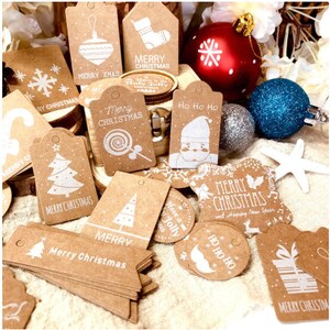 50 pçs multi estilo série de natal etiquetas de papel kraft diy artesanato pendurar tag com corda etiquetas da festa de natal embrulho de presente suprimentos
