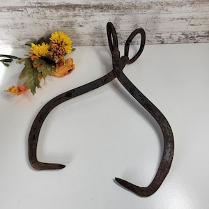 Vintage Metal Ice Tongs, 14.5&quot; Primitive Wall Decoration.