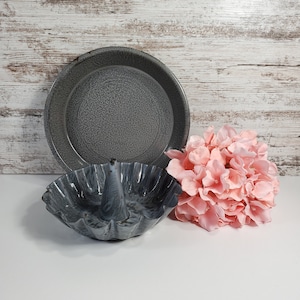 Graniteware Cake Mold and Pie Plate, Antique Gray Spatter Ware, Vintage Enamel Ware.