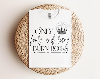 Fools and Liars Tee - Schild der Spatzen - Devney Perry