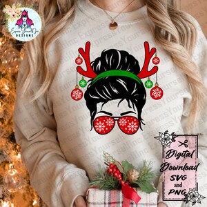 Rommelig broodje SVG, rommelig broodje met bril SVG, moeder leven SVG, moeder SVG, rommelig broodje stijlvolle vrouw SVG, kerst SVG, kerst ornamenten SVG