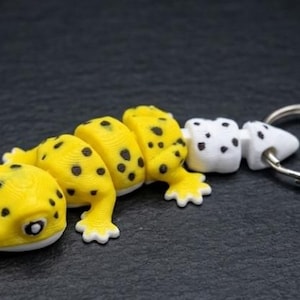 Articulated Leopard Gecko Keychain | 3D Printed Reptile Fidget Toy, Exotic Herpetology Series Lizard, Reptile Lover Gift