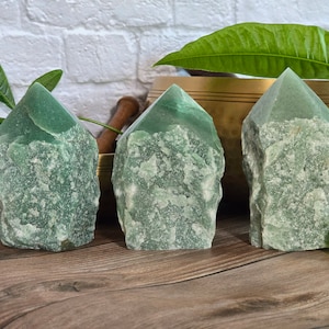 Green Aventurine Standing Point, Aventurine Generator, Aventurine Top Polished Standing Point with Natural Sides