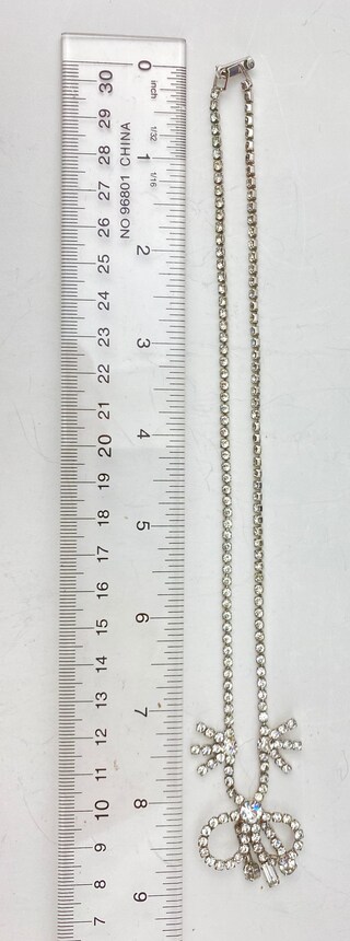 Collana Donna Argentea Con Ciondolo Fiocco E Strass – Gioiello Regolabile E Scintillante Per Compleanni, Matrimoni, Feste