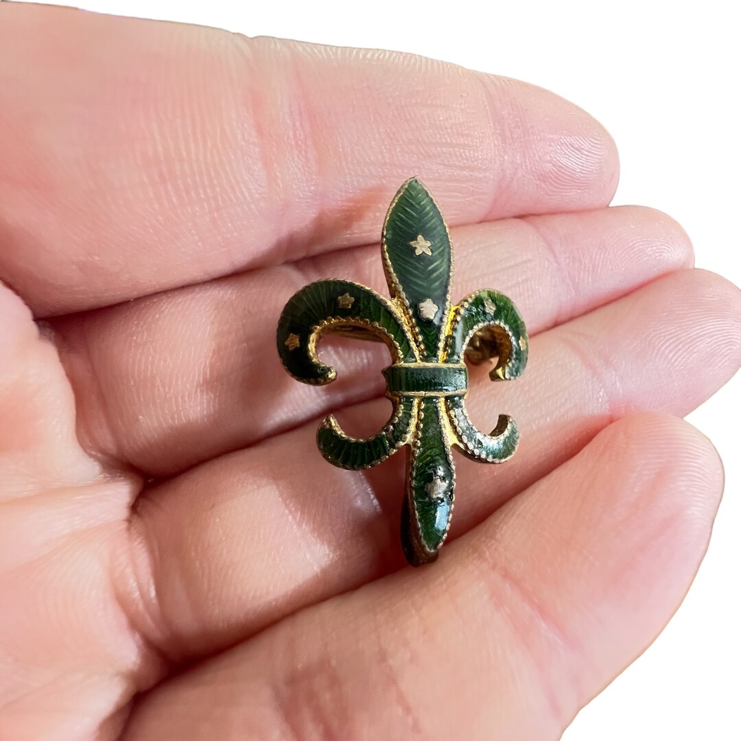 Victorian Enamel Fleur de Lys Watch Fob with Hook and Pin. Antique Green Enamel Watch Fob. Victorian Women’s Watch Fob Enamel Watch Fob Pin.