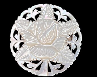 Broche Ancienne En Nacre Sculptée - Motif Lune Et Étoile - Occasion - Bijou Vintage