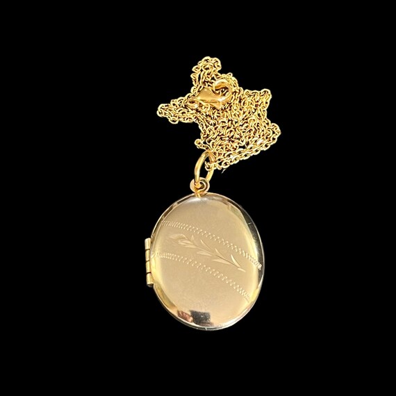 Vintage Engraved Locket on Gold Plated Chain / Vi… - image 8