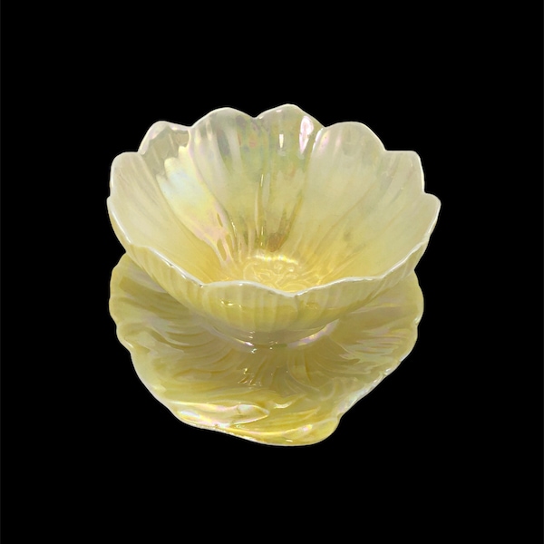 Royal Winton Grimwades Made in England Yellow Lotus Flower Sundae Dessert Snack Jewellery Odds & Ends Bowl Dish. Lustreware. Unique, leaf.