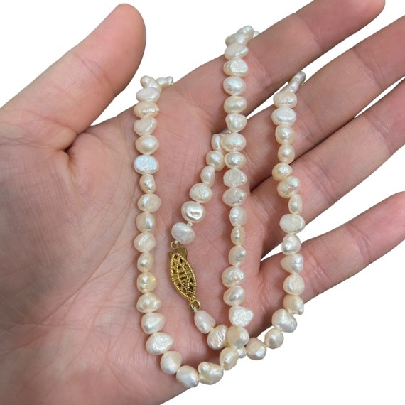 18” White Pearl Necklace. Vintage Freshwater Pear… - image 2
