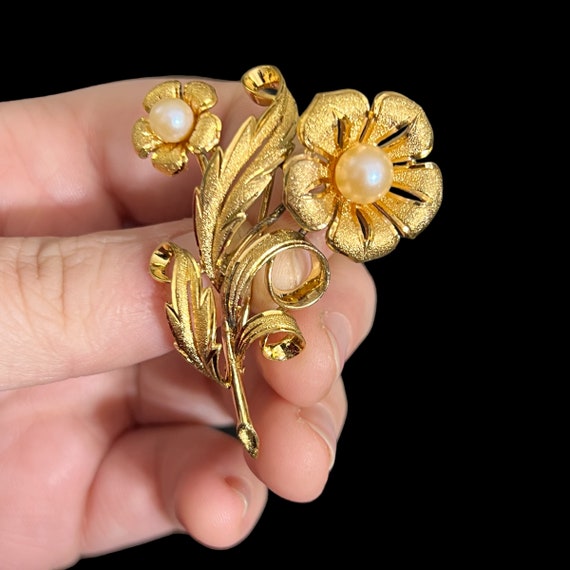 Sterling Silver Pearl Flower Brooch / Gold Plated 