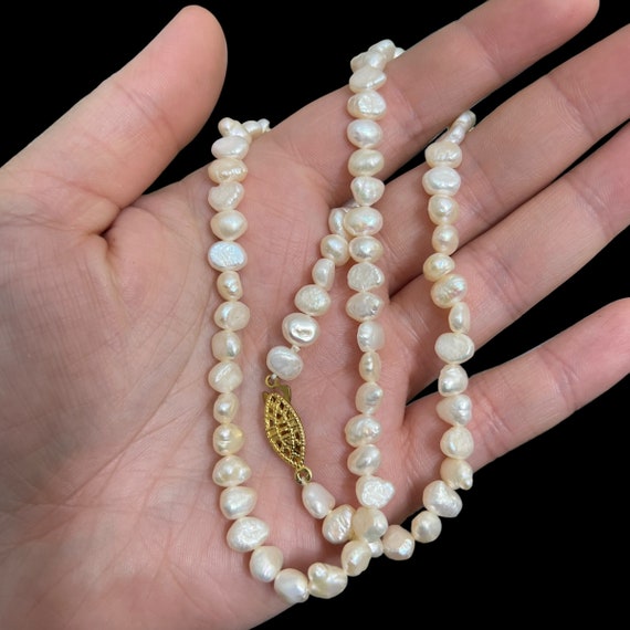 18” White Pearl Necklace. Vintage Freshwater Pear… - image 8