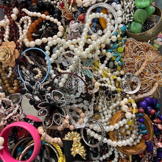 ATaleOfTwoTrinkets 1 lb Wearable Estate Jewelry Lots Intact Vintage Costume Jewelry by The Pound 1 lb Mystery Jewelry Lot 1lb Junk Jewelry Lot by Weight