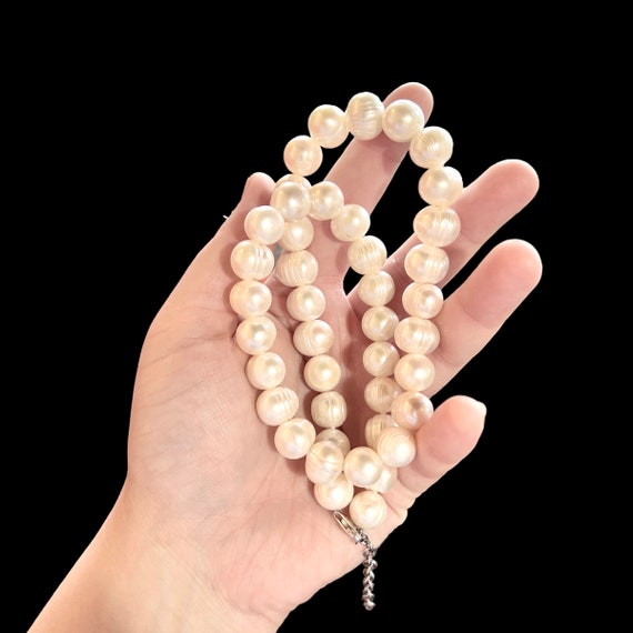 Vintage big shop pearl necklace