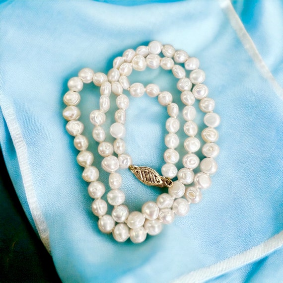 10KT Gold Pearl Necklace. Vintage Freshwater Pear… - image 1