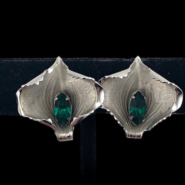 Beautiful vintage Bond Boyd Sterling Calla Lily Silver Screw Mount Earrings green. Very classic and elegant, rhinestones. 925. Cut glass.