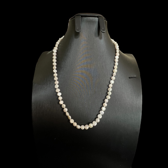 10KT Gold Pearl Necklace. Vintage Freshwater Pear… - image 3
