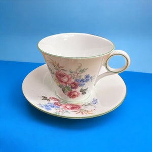 Shelley Flower Teacup and Saucer. Vintage Shelley Tea Cup. Shelley “5 1610 Reg. No. 781613”. Shelley Pink Rose Teacup with Green Trim.