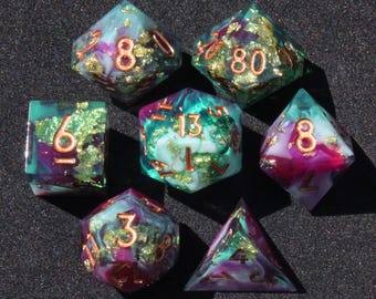 Handmade Purple Green Dice Set | Sharp Edge Polyhedral RPG DnD Pathfinder D6 D20 D&D Gift Dungeons and Dragons Magic MtG VtM TTRPG Fantasy