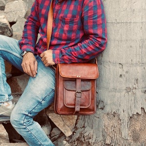 Handmade Leather Travel Messenger Office Crossbody Bag Laptop Briefcase Computer College Satchel Bag For Men And Women image 7