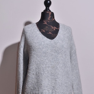 HUGO BOSS Women&#39;s Willallon V-Neck Long Sleeve Jumper Sweater Alpaca / Wool Size M