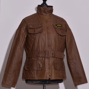 Chaqueta de motociclista encerada Barbour International L1611 para mujer con cinturón, talla UK14 US10