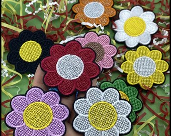 Parche bordado de margarita con brillantina: aplique floral termoadhesivo