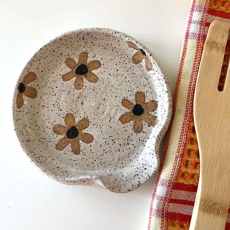 Ceramic Wildflower Spoon Rest: Speckled White Glaze, Modern Farmhouse Kitchen Decor