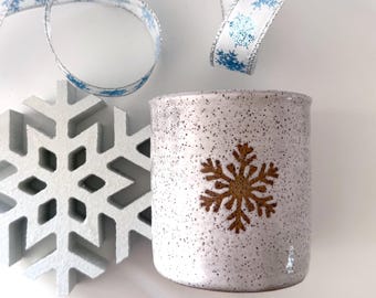 Vaso de cerámica con diseño de copo de nieve: taza de café hecha a mano