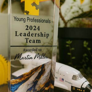 award
award plaque
custom award
softball award
baseball award
plaque award
basketball award
acrylic award
trophy
custom trophy
corporate Gift
Memorial Award