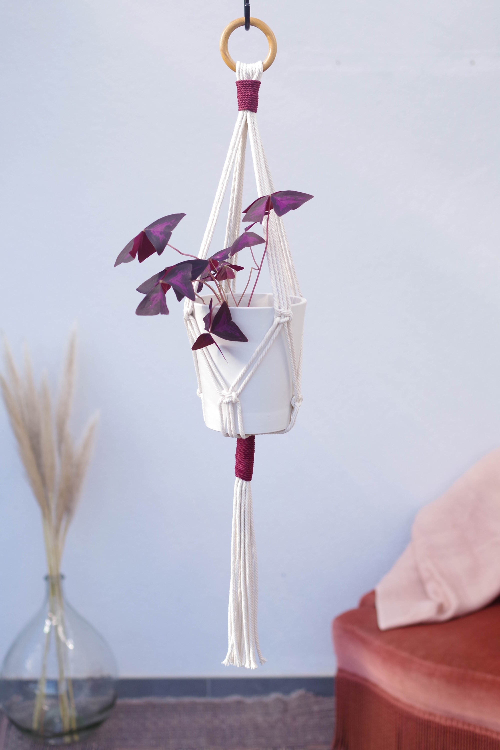 Suspension Beige et Bordeaux Pour Plante en Macramé. Décoration Fait Main Coton Recyclé Made in Fran