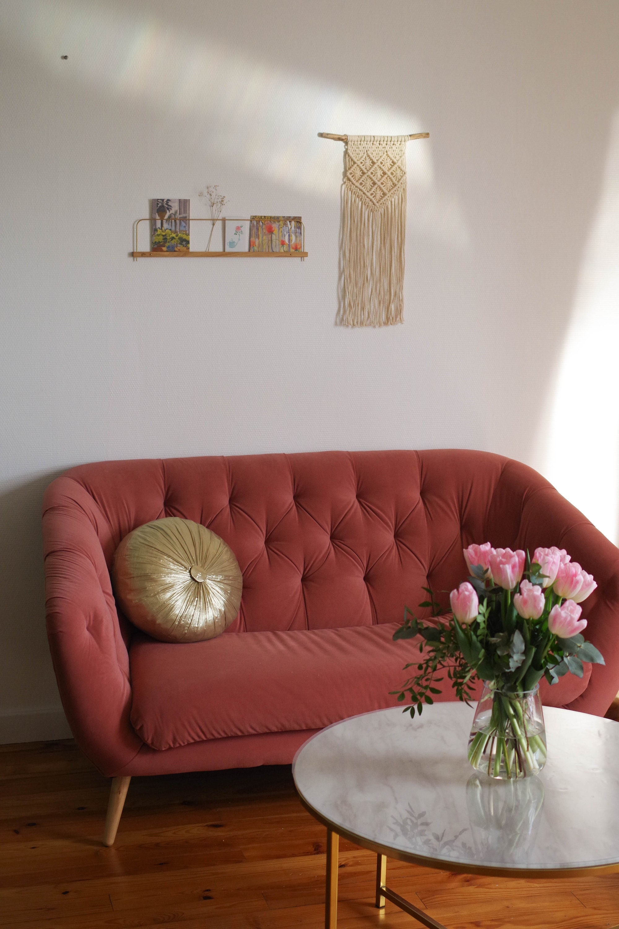 Macramé Mural en Coton Beige Naturel. Suspension Fait Main. Décoration Bohème avec Accroche Bois. Ar