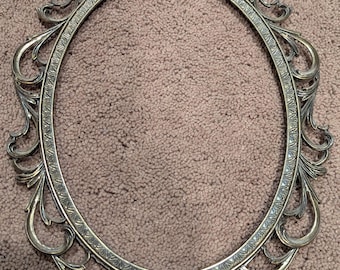 Vintage Victorian Oval Picture Frame, Gold Ornate Filigree, Made in Italy