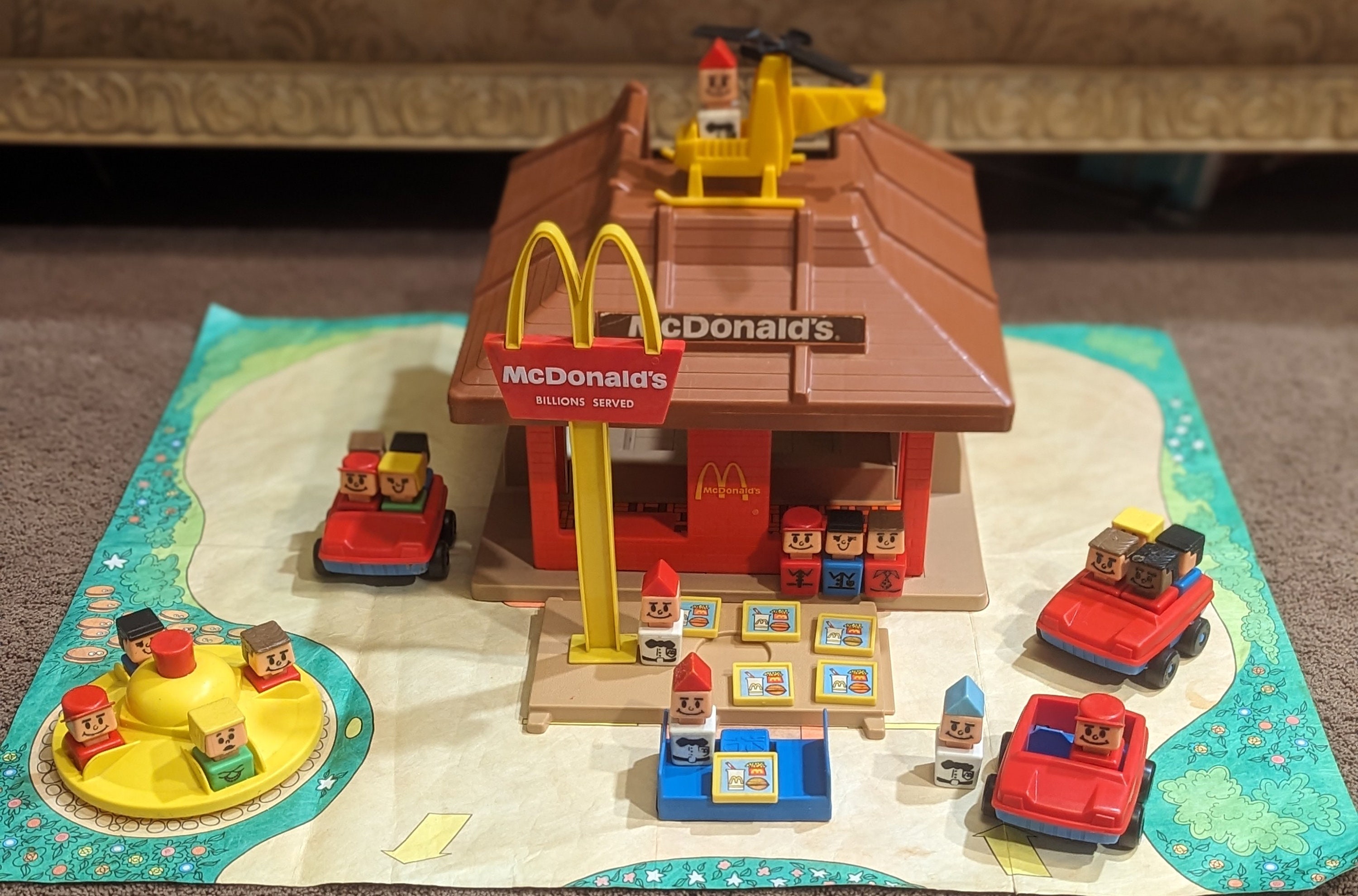 Vintage fisher price mcdonalds store drive thru restaurant playset