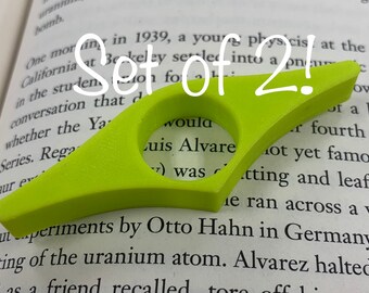 Book Lovers Gifts QUACOWW 2 pcs Book Page Holder Book Thumb Reading Natural Beech Thumb One-Handed Reader for Readers Diameter S 22mm, L 25mm Bookworm Gifts Literary Gifts Book Accessories