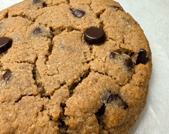 6 Keto Chocolate Chip Cookies