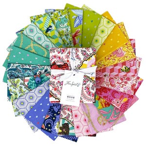 Tula Pink Fat Quarter Bundle Besties FQ Bundle 22pcs. FreeSpirit Fabrics