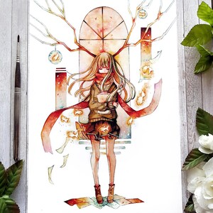 Könnte beinhalten: Aquarellillustration einer Person mit langen blonden Haaren, die einen braunen Pullover, einen roten Schal und einen kurzen Rock trägt. Die Person hält eine Tasse und ist von schwebenden Fischen und dekorativen Geweihen umgeben. Der Hintergrund zeigt ein Fenster und einen Pinsel.