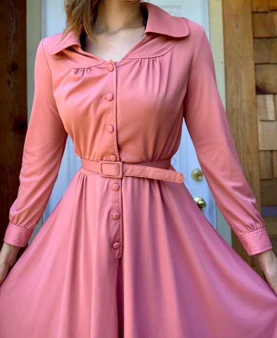 70's Vintage Peach Pink Collared Button Up Long Sleeve Dress with Matching Belt! Amazing, Like New Condition