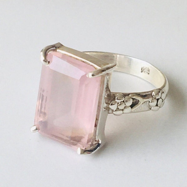 Rose quartz ring,birthday ring,pink quartz ring,emerald cut quartz ring,stackable rings,delicate stack ring,love ring for her,Gift for her