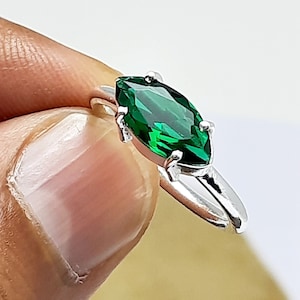 Emerald Ring Solitaire 925 Solid Sterling Silver Ring  Gemstone Ring. May Birthstone. Dainty, Stack Ring For Mom sister friend Gift jewelry