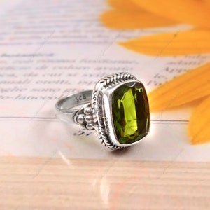 Peridot Ring-925 Sterling Silver Rings-Vintage Ring-Handmade Ring-Green Peridot Cushion Cut Oval Ring-Womens Ring-Art deco ring jewelry-Gift