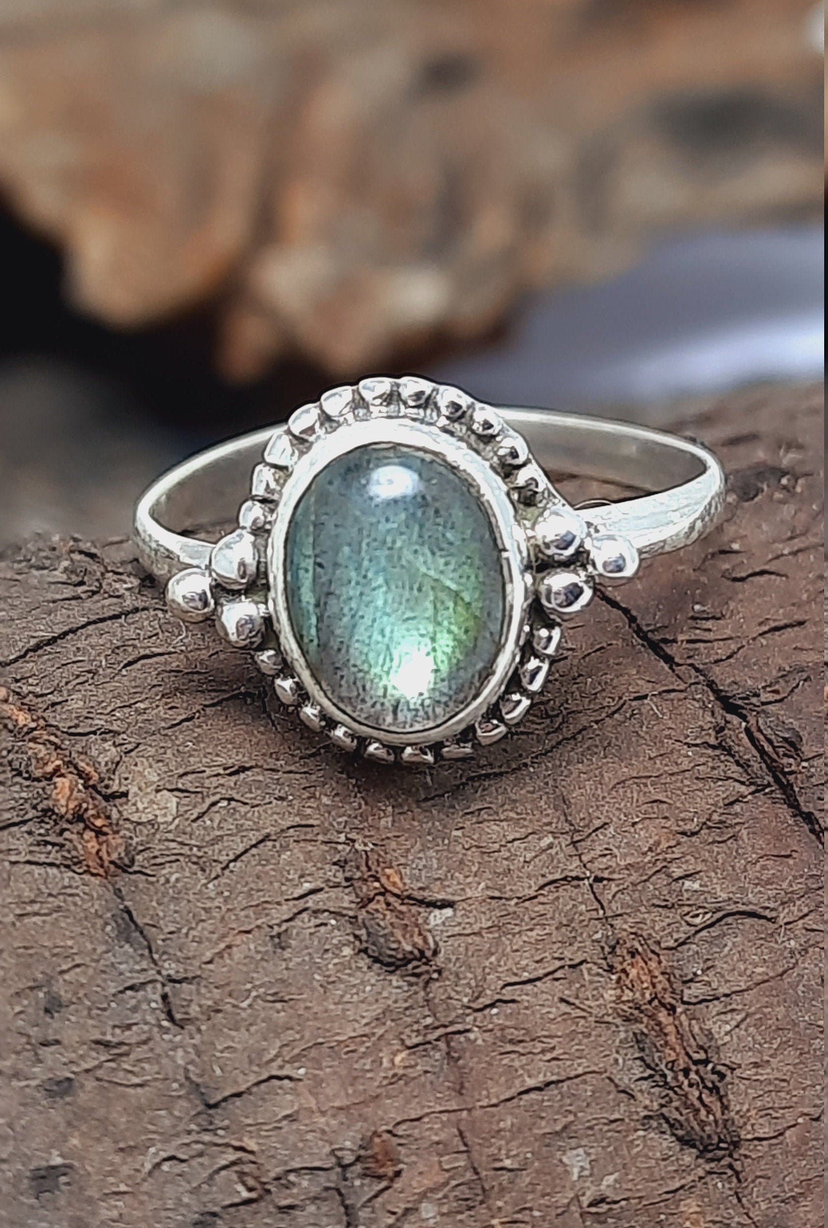 Green labradorite ring deals