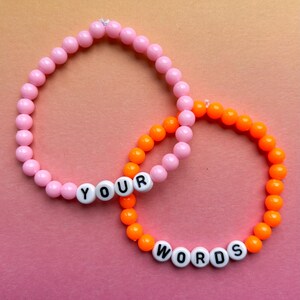 Freundschafts Armband | Personalisieren Individuell | Wählen Sie Ihre Worte | Gummizug | Buchstabenperlen