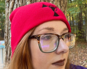 Gorro bordado Digimon Digital Hazard / Gorro de invierno rojo inspirado en Guilmon, Gallantmon/Dukemon