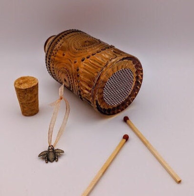 Matches Bottles in Stylish Amber Brown in Vintage Etched Design Bee