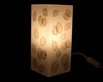 Lampe mit gepresstem Silberblatt, Lámpara con pan de plata prensada