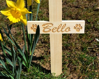 Holzkreuz Natur Grabschmuck mit persönlicher Gravur für Tiere | Haustiere | Vierbeiner mit Namensgravur und Pfoten | Hase | Hund | Katze