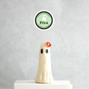 FloweryBoo - Púca - met een rode bloesem - Little Irish Spirit / Ghost
