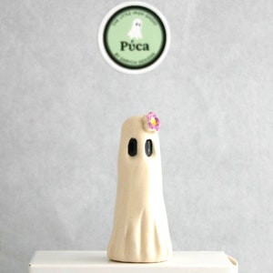 FloweryBoo - Púca - met paarse bloem - Little Irish Spirit / Ghost